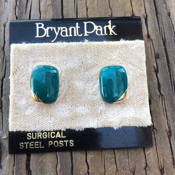 Surgical Steel Emerald Green Gold Stud Earring - Picture 2 of 3